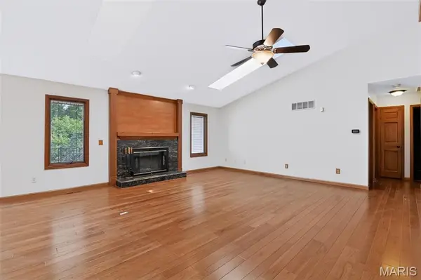 12 Meadow Crest CT, St Charles, MO 63303