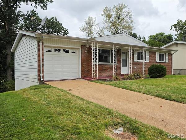 4271 Martyridge DR, St Louis, MO 63129