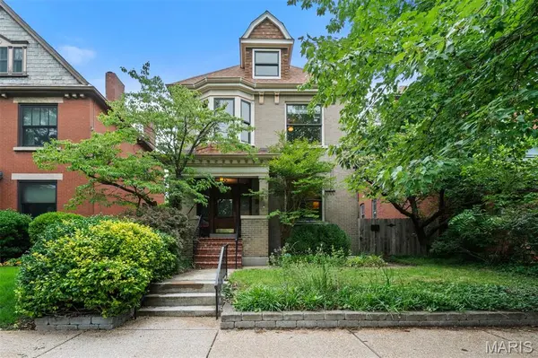 3655 Hartford ST, St Louis, MO 63116