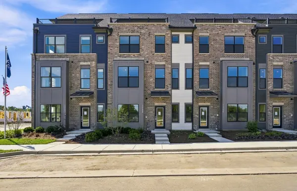 1708 Espacio DR #3004, Naperville, IL 60563