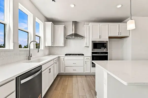 1710 Espacio DR #3005, Naperville, IL 60563