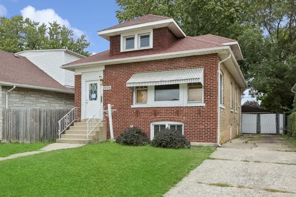 2005 S 9th AVE, Maywood, IL 60153