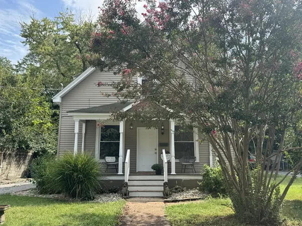 606 E Webster ST, Benton, IL 62812