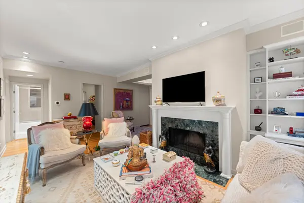 832 W Gunnison ST #2S, Chicago, IL 60640