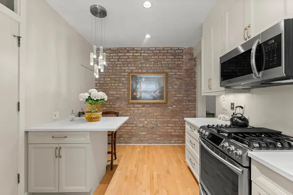 832 W Gunnison ST #2S, Chicago, IL 60640