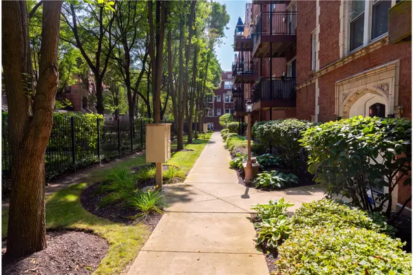 1021 E 46th ST #2N, Chicago, IL 60653