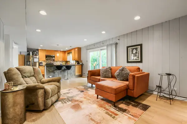 4511 Crab Orchard DR, Hoffman Estates, IL 60192