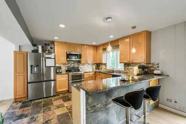 4511 Crab Orchard DR, Hoffman Estates, IL 60192