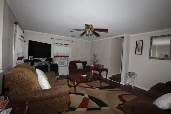 1505 Juneway TER, Round Lake Beach, IL 60073