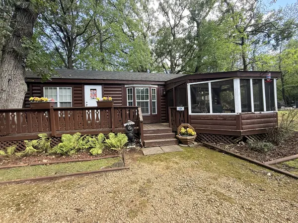 26-214 Woodhaven Lakes, Sublette, IL 61367