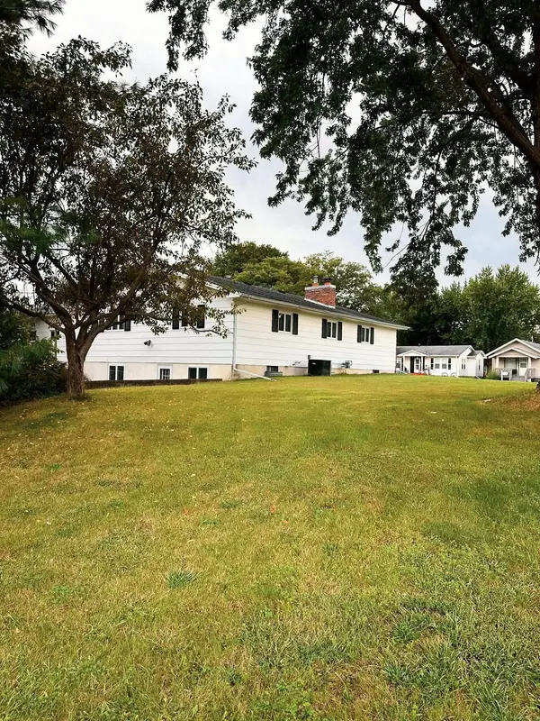 604 Hildreth ST, Charles City, IA 50616