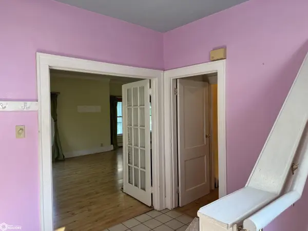 406 W Carpenter AVE, Fairfield, IA 52556
