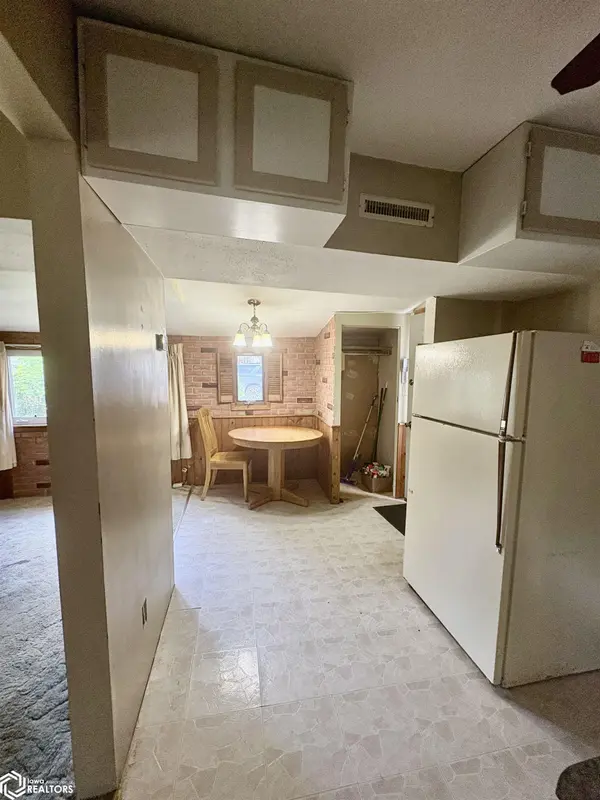 227 Asbury DR, Clear Lake, IA 50428