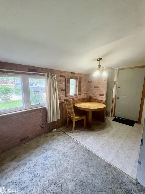 227 Asbury DR, Clear Lake, IA 50428