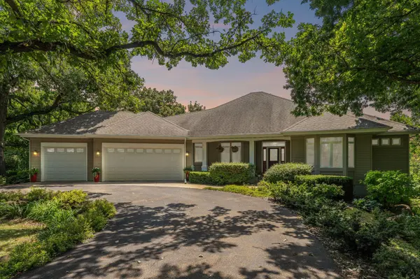10035 Woodhill BLVD, Lakeville, MN 55044