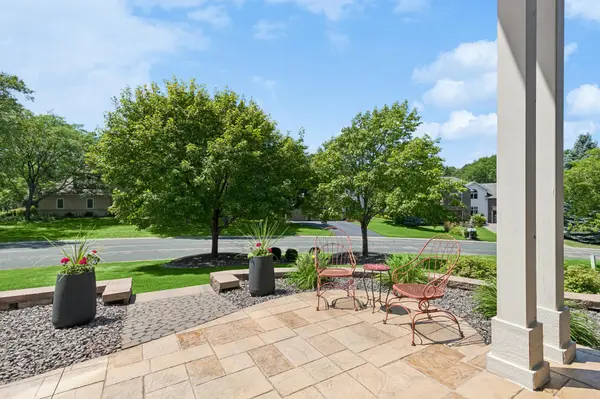 2078 Royale DR, Eagan, MN 55122