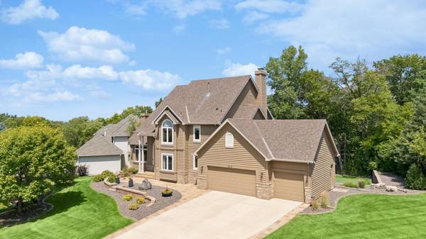 2078 Royale DR, Eagan, MN 55122