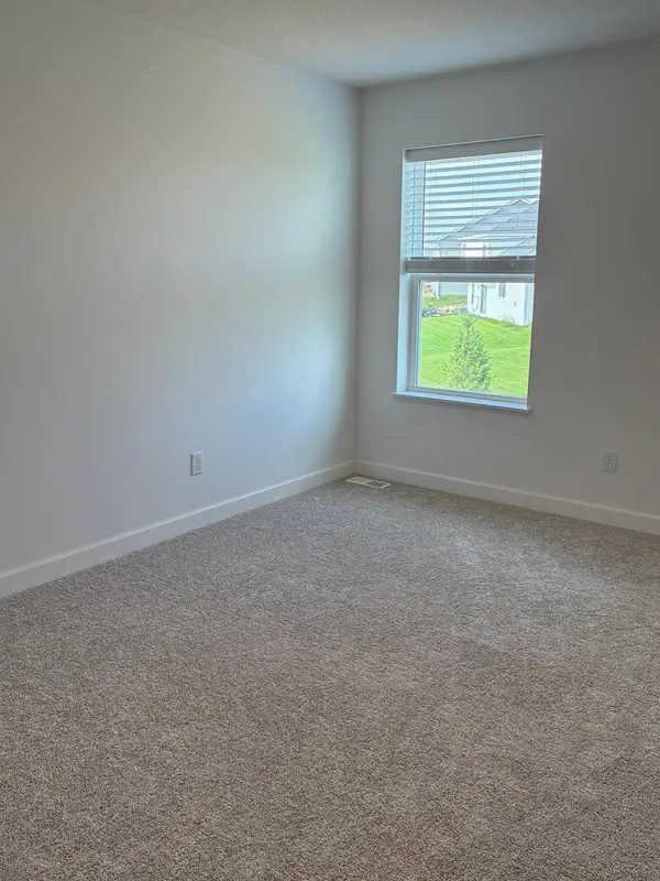 7690 109th ST S, Cottage Grove, MN 55016