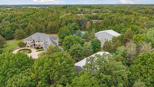 16300 Valley DR NW, Andover, MN 55304