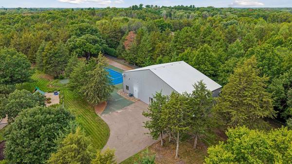16300 Valley DR NW, Andover, MN 55304