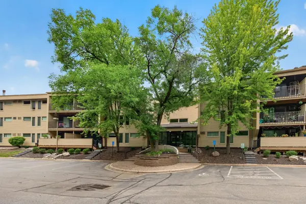 12600 Parkwood DR #110, Burnsville, MN 55337