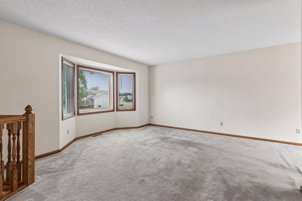 972 Pointe WAY, Eagan, MN 55123