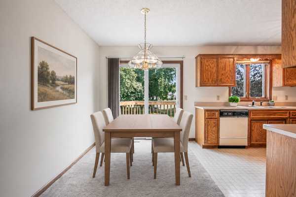 972 Pointe WAY, Eagan, MN 55123