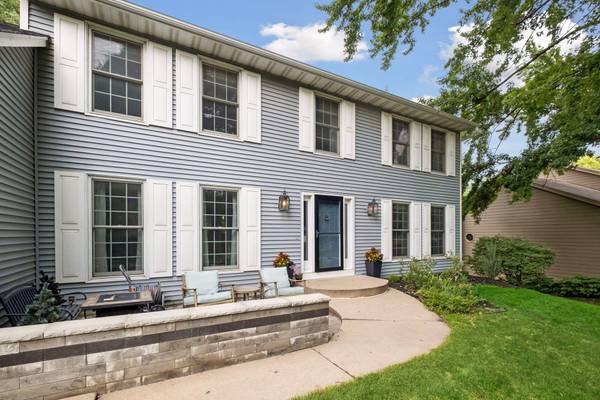 4747 Burr Oak ST, Eagan, MN 55122