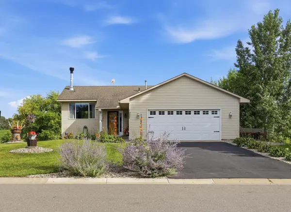 1027 Meadow ST, Cologne, MN 55322