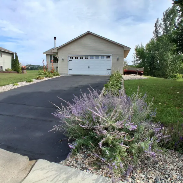 1027 Meadow ST, Cologne, MN 55322