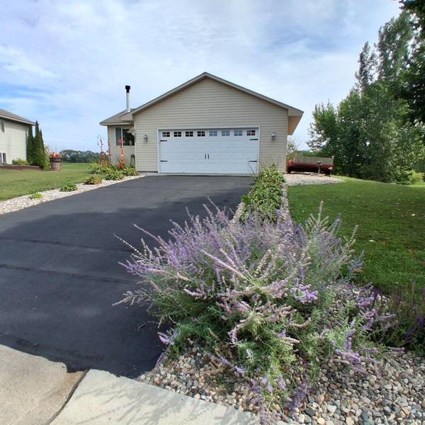 1027 Meadow ST, Cologne, MN 55322