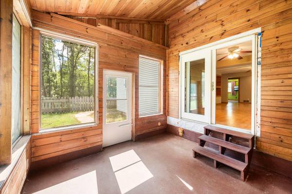 2488 Sunny Acres LN, Saint Croix Falls, WI 54024