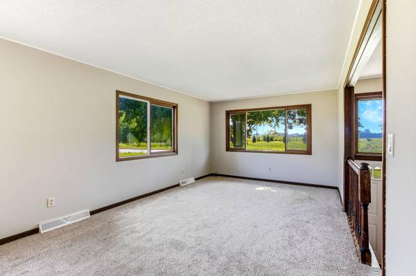 5512 Woodside RD SE, Prior Lake, MN 55372