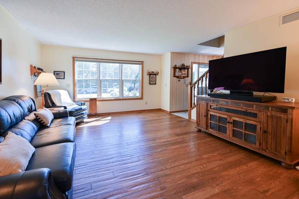12892 Essex WAY, Apple Valley, MN 55124