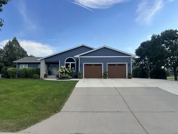 825 S Hubbard AVE, Litchfield, MN 55355