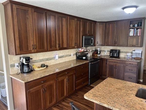 825 S Hubbard AVE, Litchfield, MN 55355
