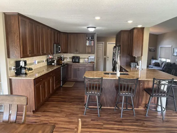 825 S Hubbard AVE, Litchfield, MN 55355