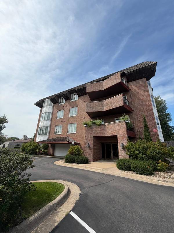 6300 Xerxes AVE S #24, Edina, MN 55423