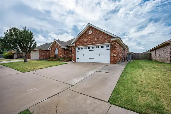 620 SW 154th PL, Oklahoma City, OK 73170