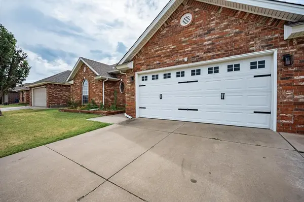620 SW 154th PL, Oklahoma City, OK 73170