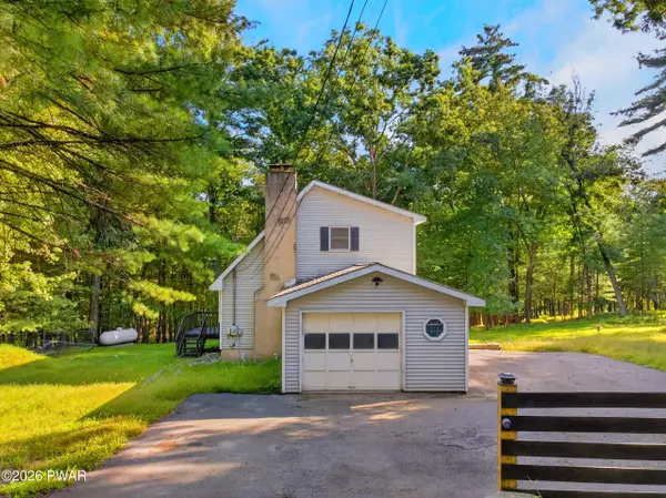 421 Raymondskill RD, Milford, PA 18337