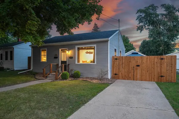 1831 14TH AVE, Green Bay, WI 54304-3723