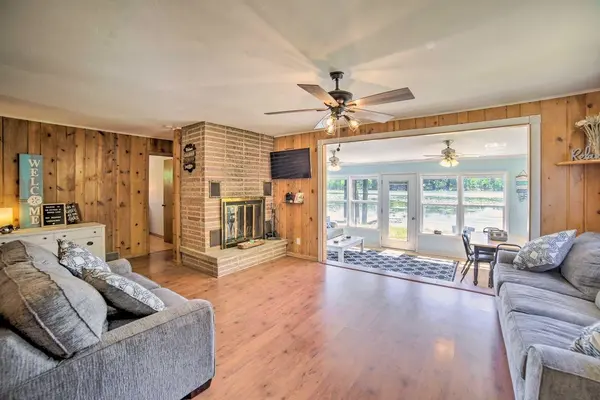 14482 PARKWAY RD, Crivitz, WI 54114