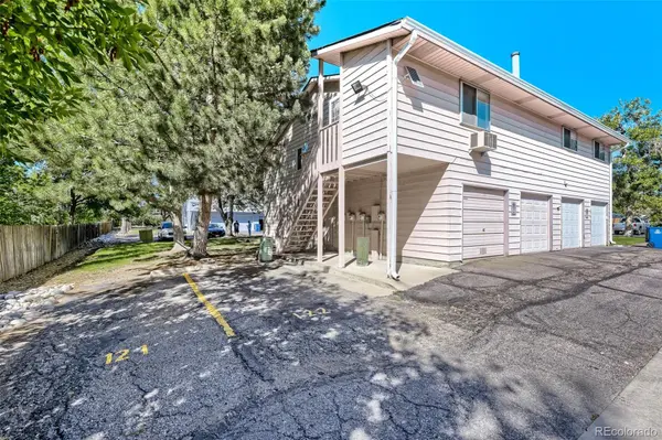 81 Newark ST #D, Aurora, CO 80012