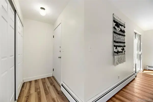 81 Newark ST #D, Aurora, CO 80012