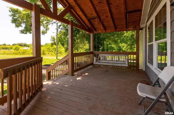 18057 Dwina RD, Thompsonville, IL 62890