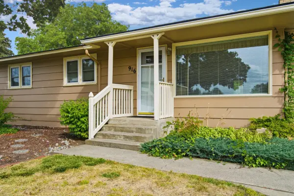 916 N WOODWARD Rd, Spokane, WA 99206