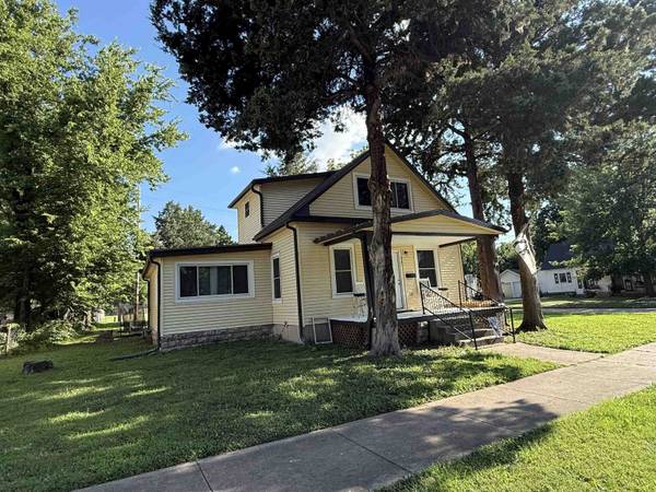 901 E 11th Ave, Winfield, KS 67156