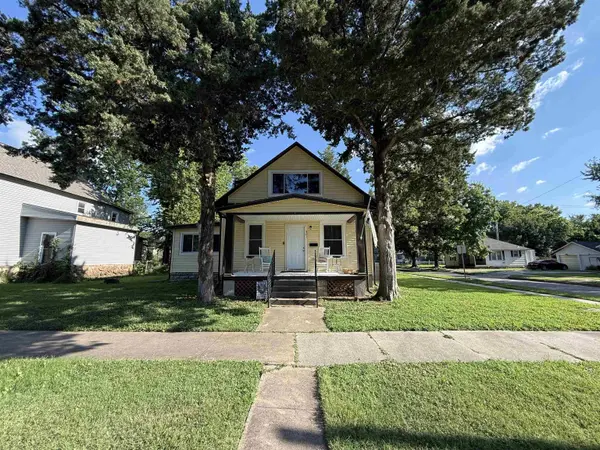 901 E 11th Ave, Winfield, KS 67156