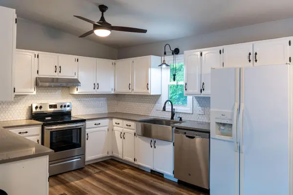 60 Montego DR, Kimberling City, MO 65686